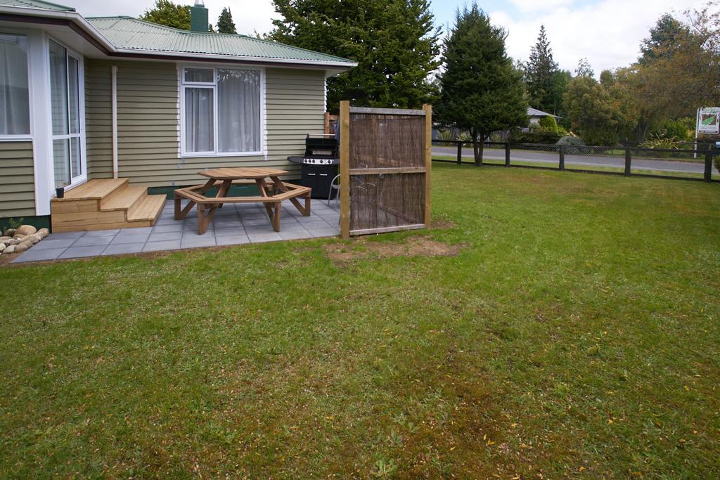 Accommodation Fiordland -The Three Bedroom House At 226A Milford Road Te Anau Exterior foto