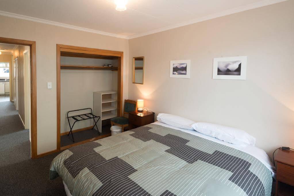 Accommodation Fiordland -The Three Bedroom House At 226A Milford Road Te Anau Exterior foto